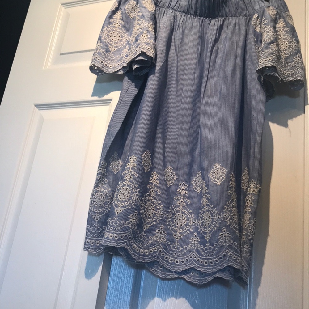 Off The Shoulder Blouse - Picture 8 of 11